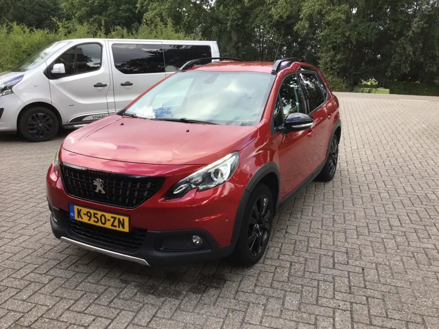 Peugeot 2008 1.2 PURETECH GT-LINE 130 PK Rot - 1