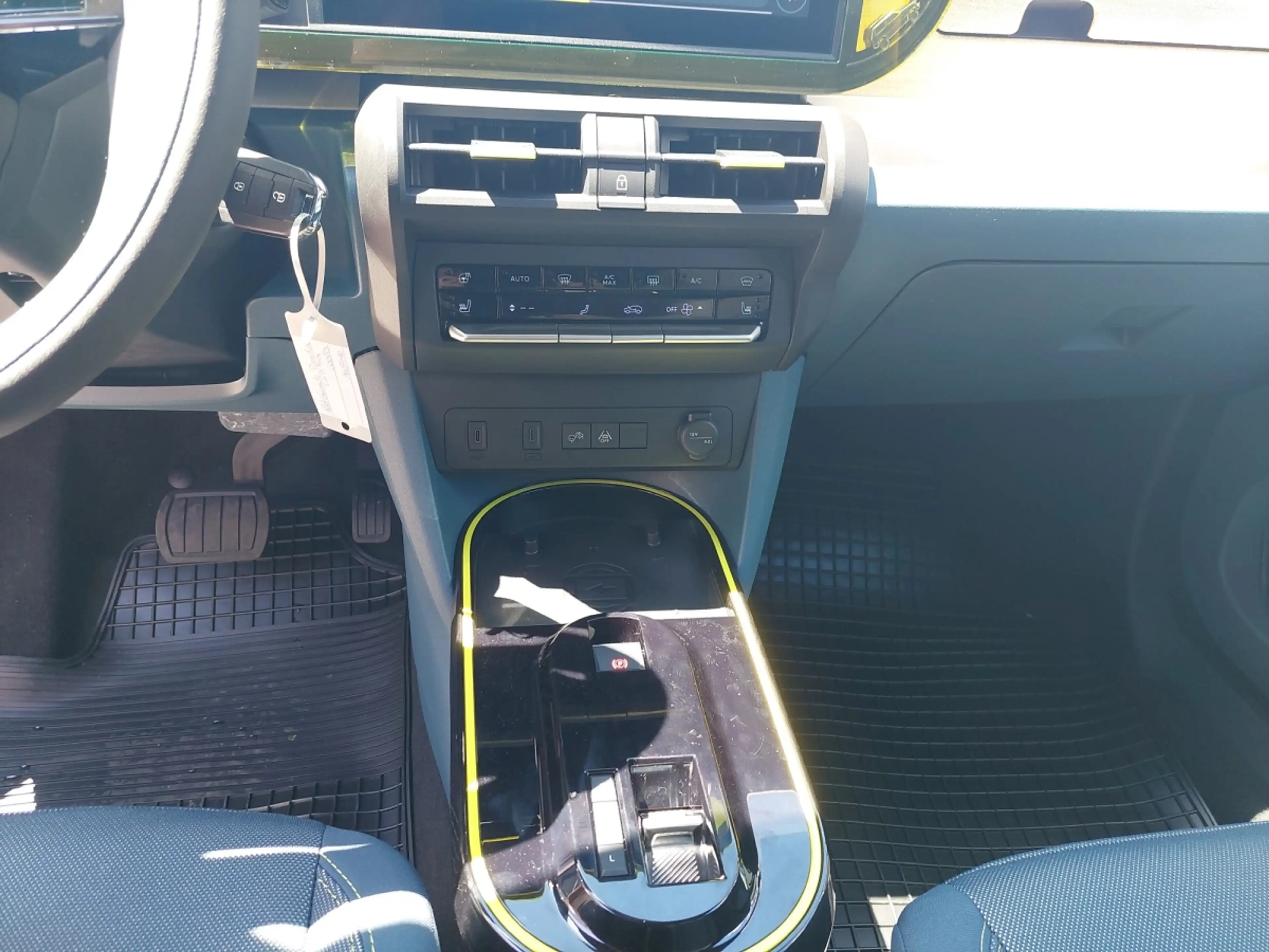Fiat Grande Panda Hybrid La Prima — photo 8