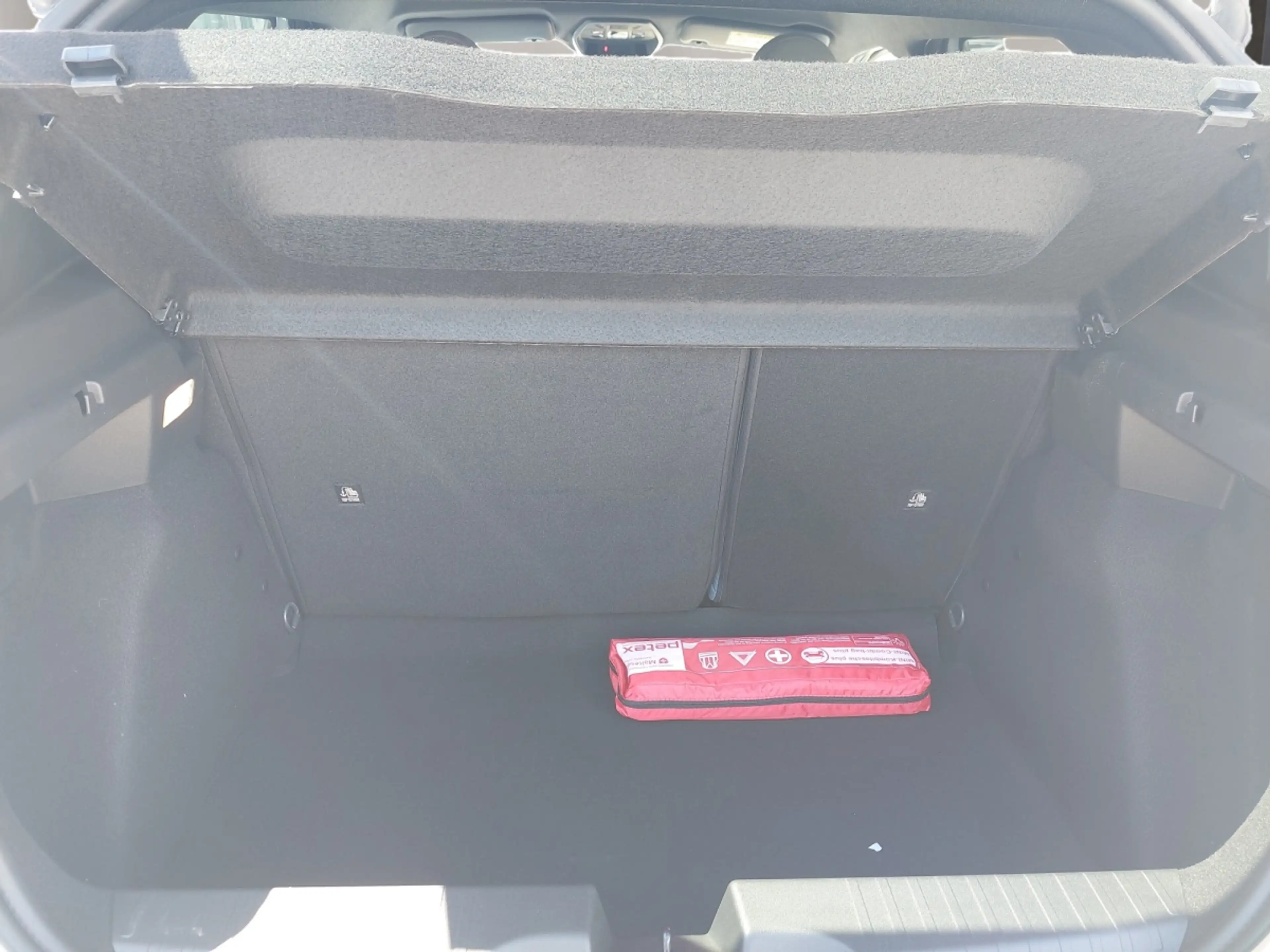 Fiat Grande Panda Hybrid La Prima — photo 11