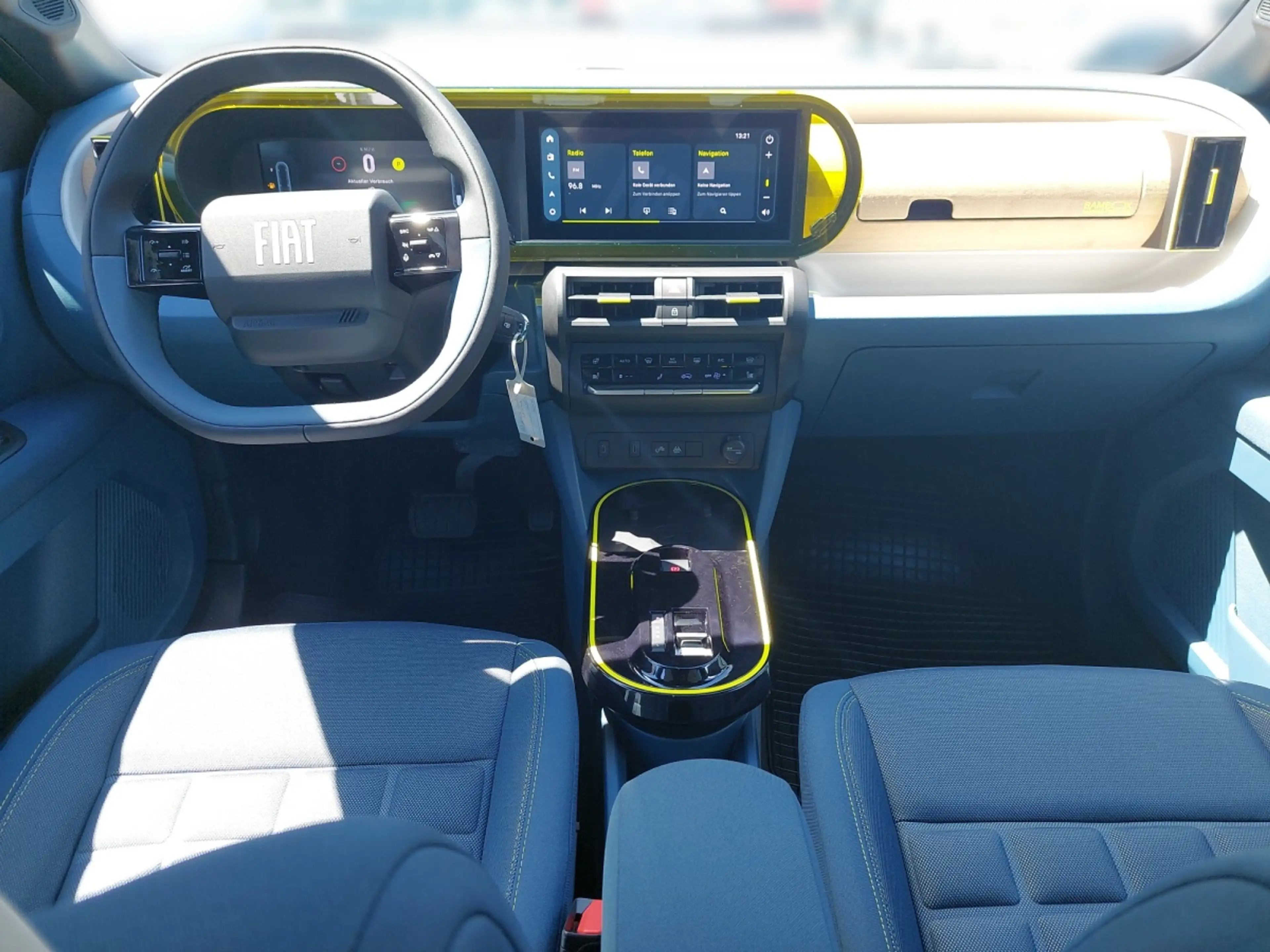 Fiat Grande Panda Hybrid La Prima — photo 4