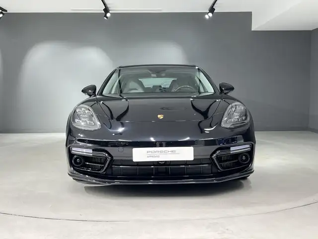 Porsche Panamera view 8