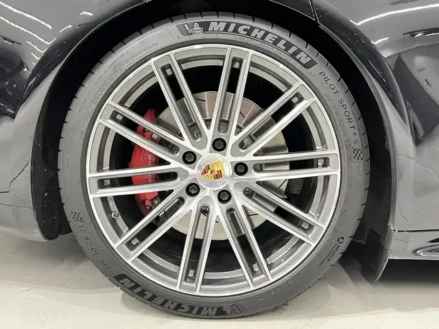 Porsche Panamera view 9