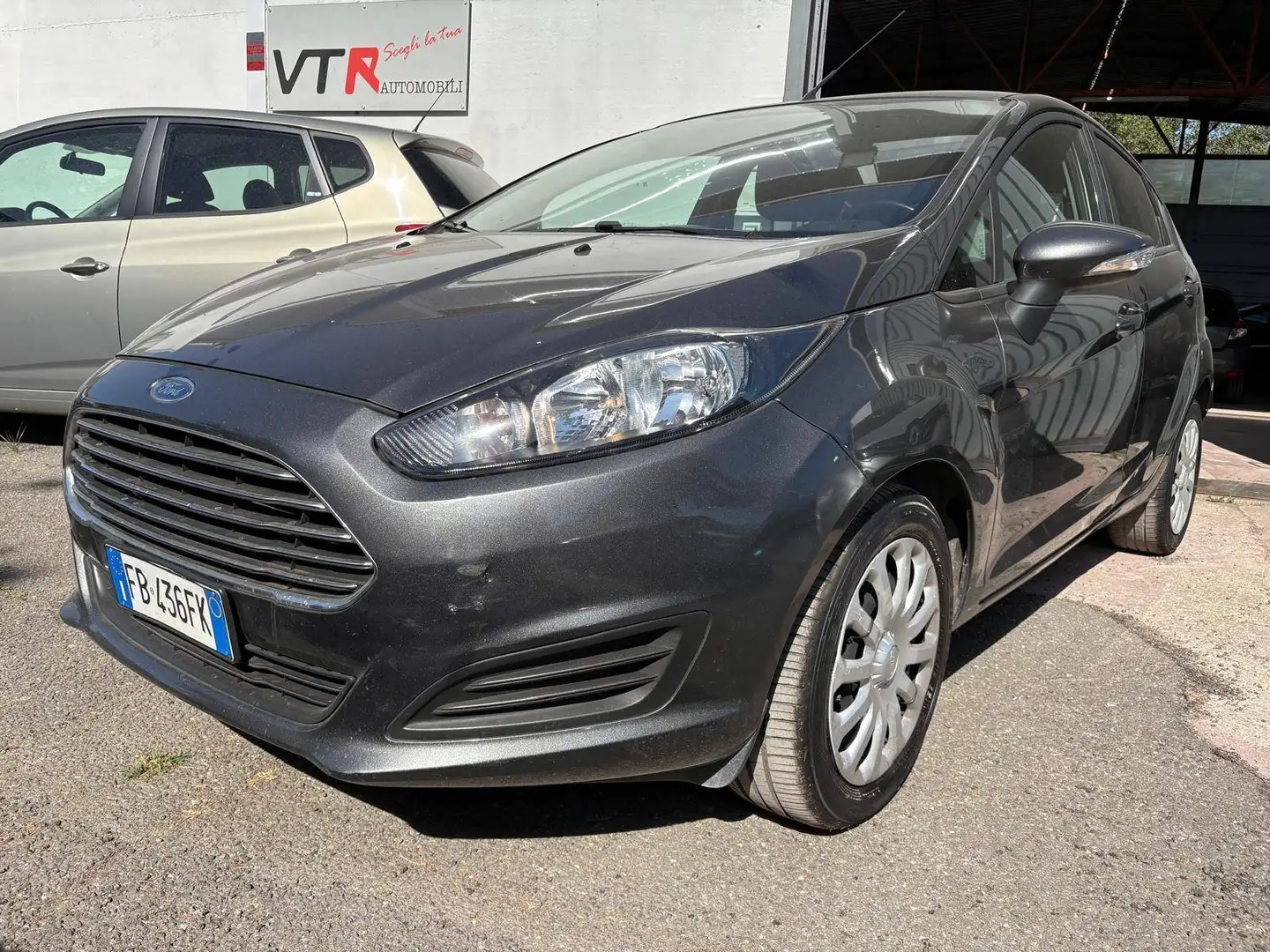 Ford Fiesta Fiesta VI 2013 5p 1.4 Business Gpl 95cv E6 Grigio - 1