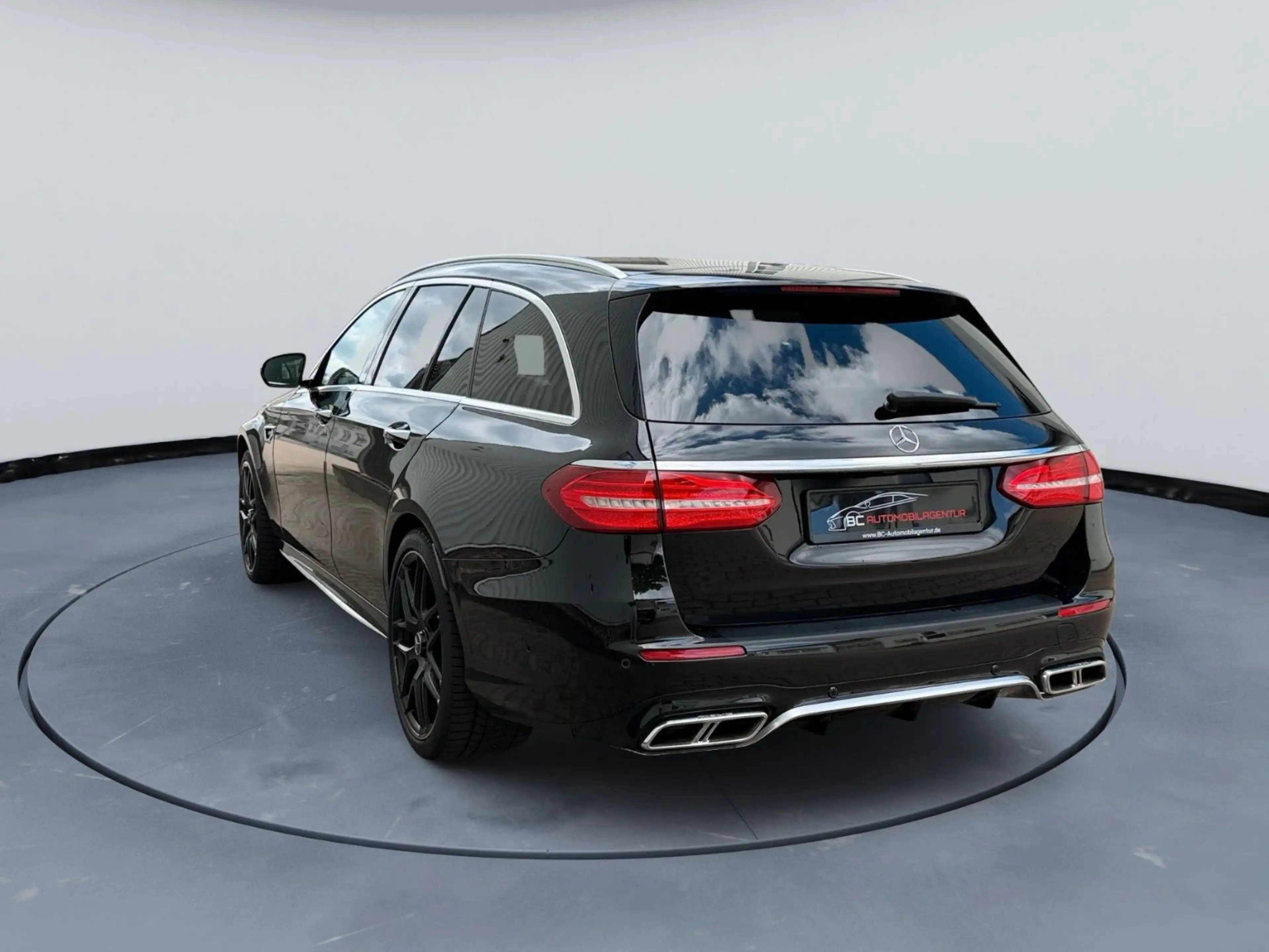Mercedes-Benz E 63 AMG T-Modell E 63 S AMG 4Matic TRACK PACE HUD 360 — photo 5