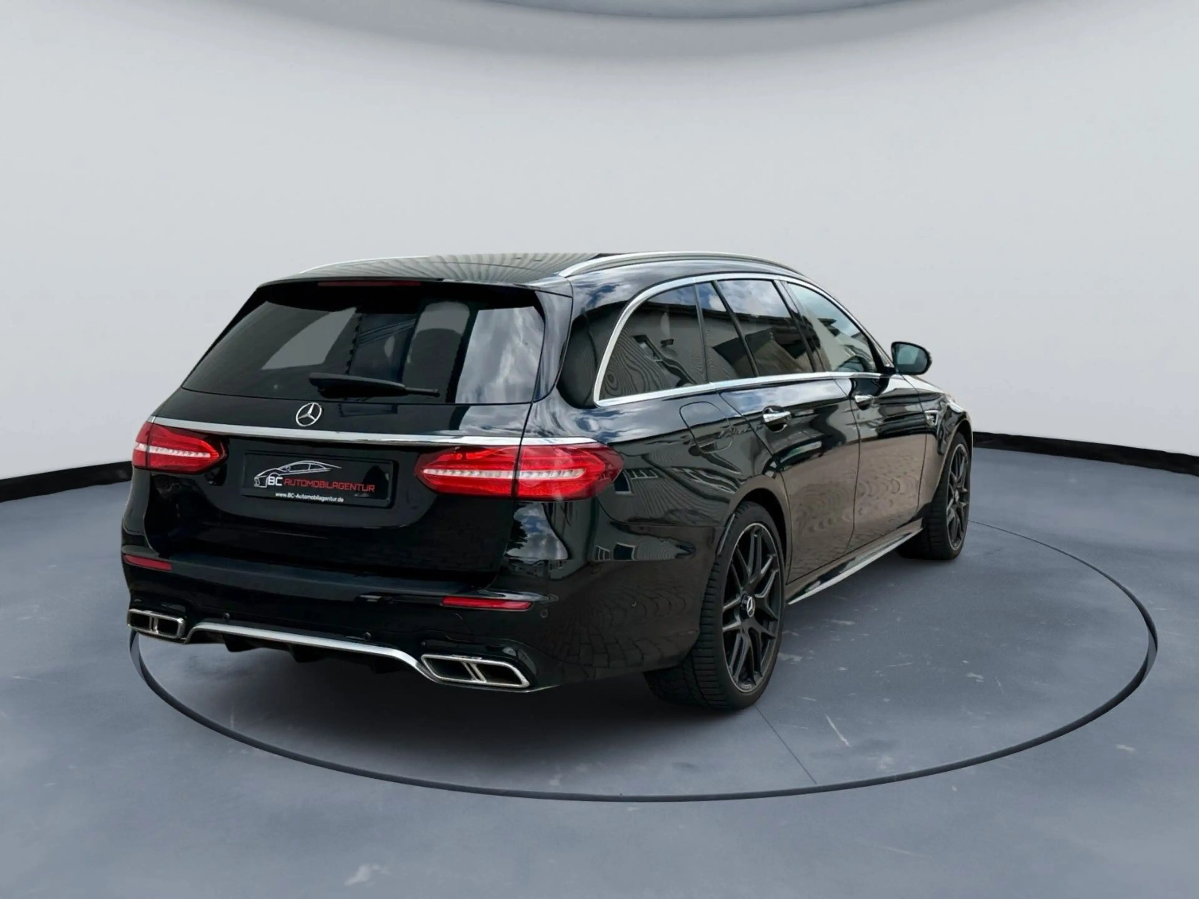 Mercedes-Benz E 63 AMG T-Modell E 63 S AMG 4Matic TRACK PACE HUD 360 — photo 7