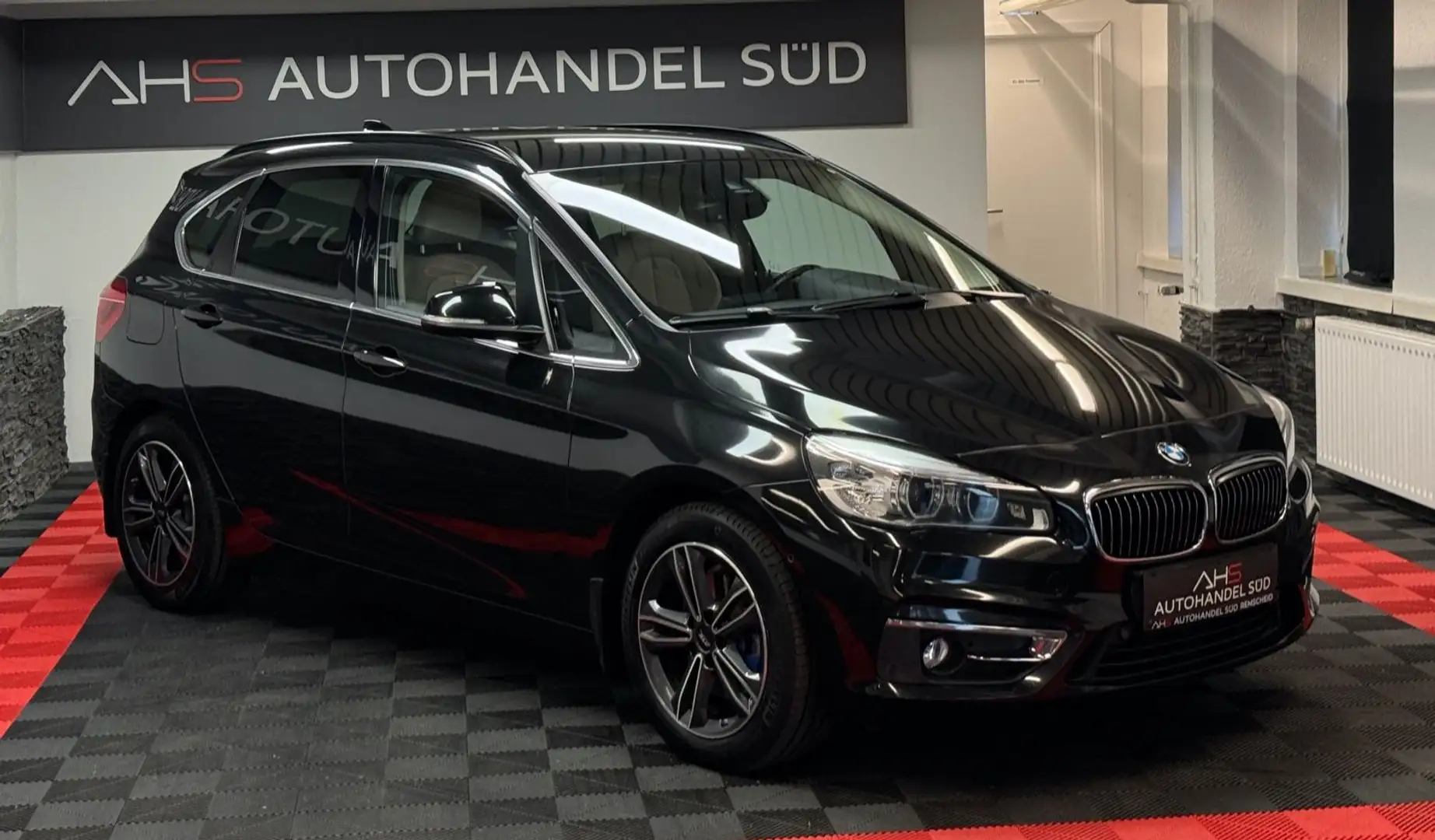 BMW 220 xDrive*Luxury*NAVI*LED* Schwarz - 2