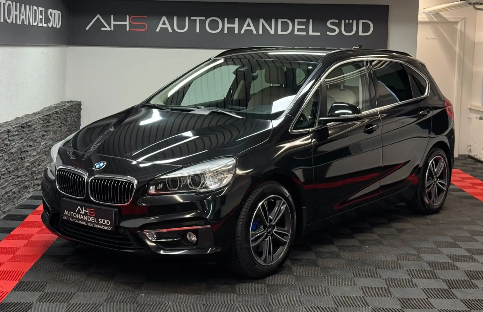 BMW 220 xDrive*Luxury*NAVI*LED* Schwarz - 1