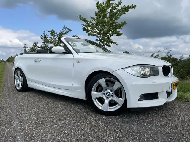 BMW 1 Series view 2