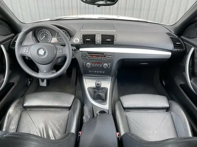 BMW 1 Series view 15