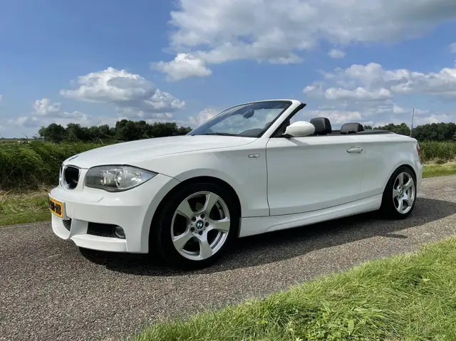 BMW 1 Series view 12
