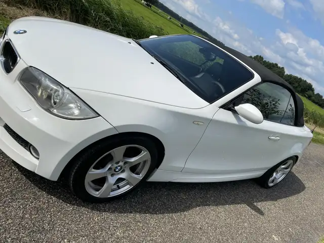 BMW 1 Series view 6