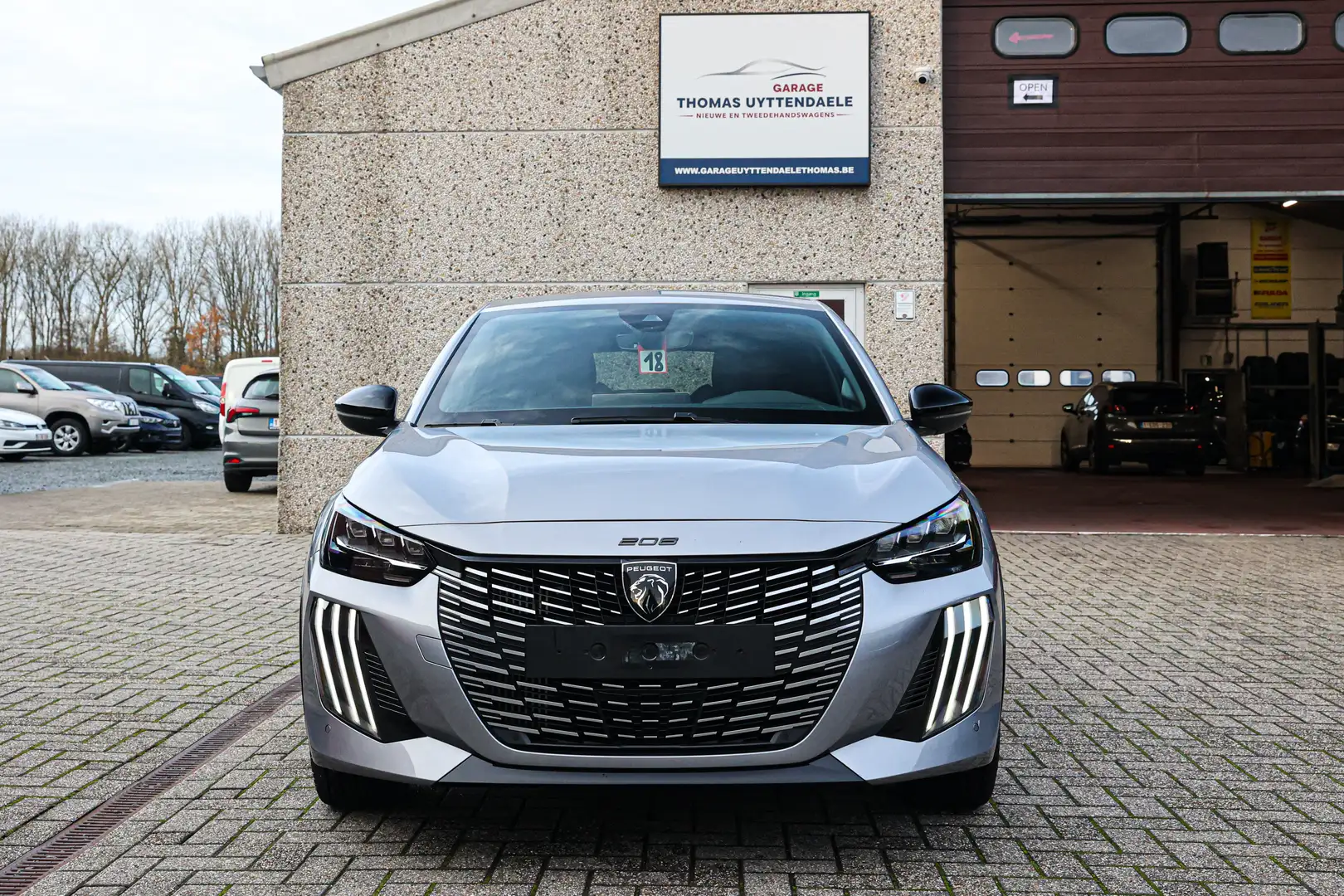 Peugeot 208 GT-LINE*NAVIGATIE*CAMERA*PARKEERSENSORE*HALF-LEDER Gris - 2