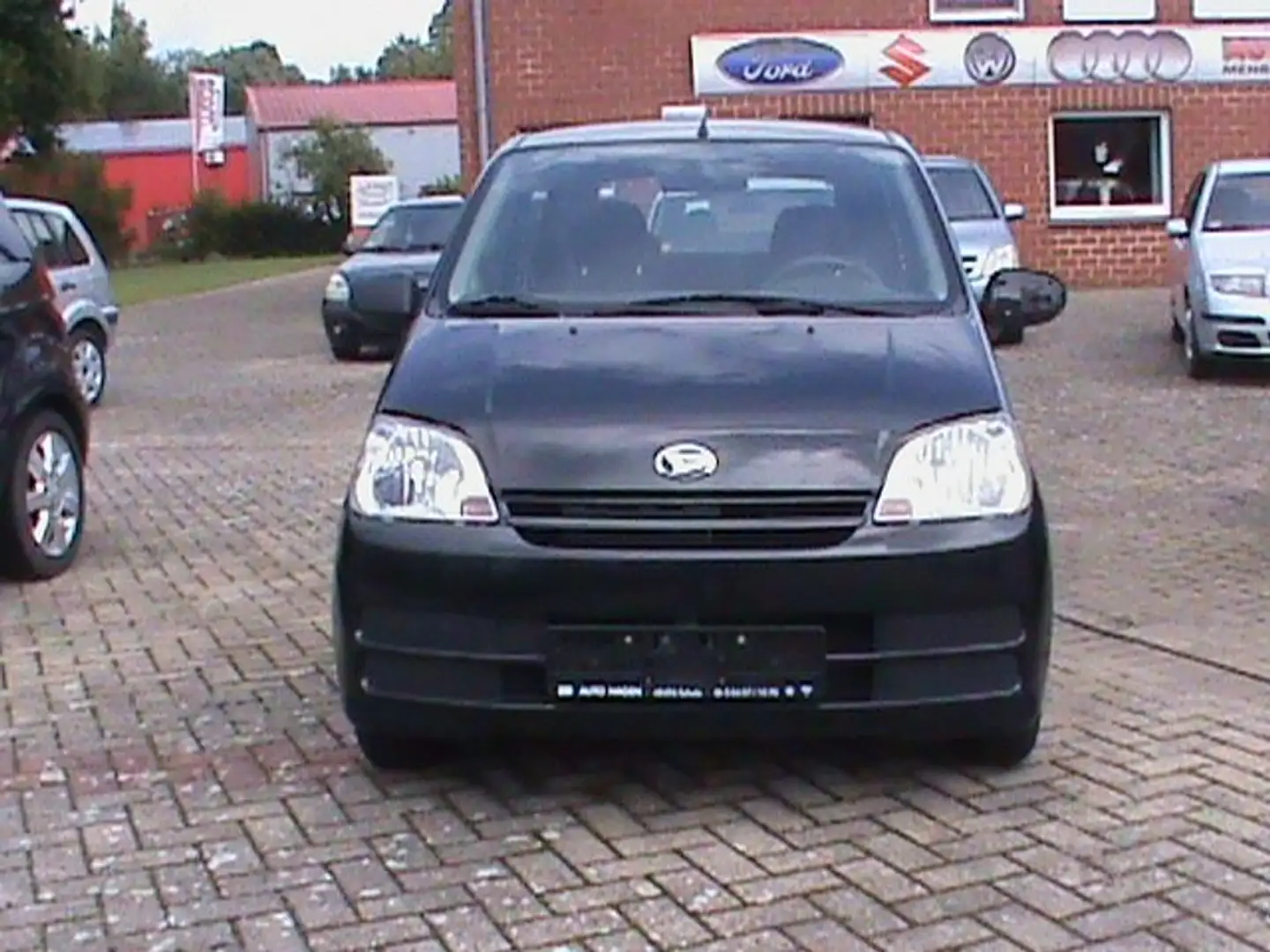 Daihatsu Cuore 1.0 Automatik Plus Schwarz - 2