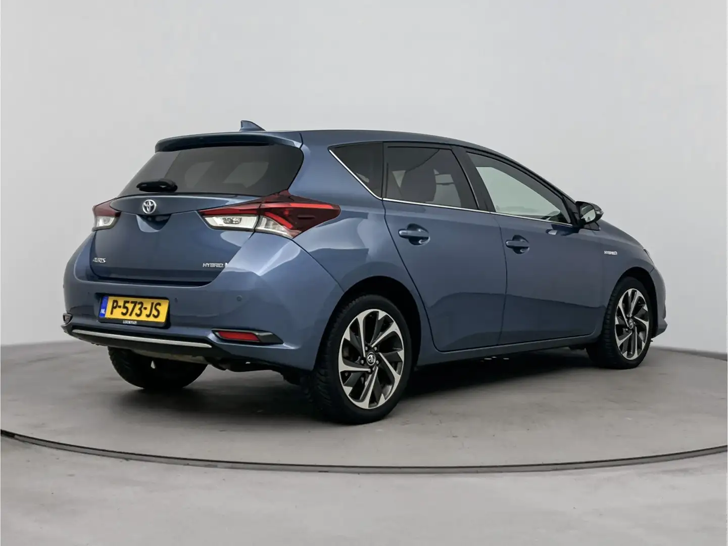 Toyota Auris Touring Sports 1.8 Hybrid Dynamic | Navigatie | Pa Blauw - 2