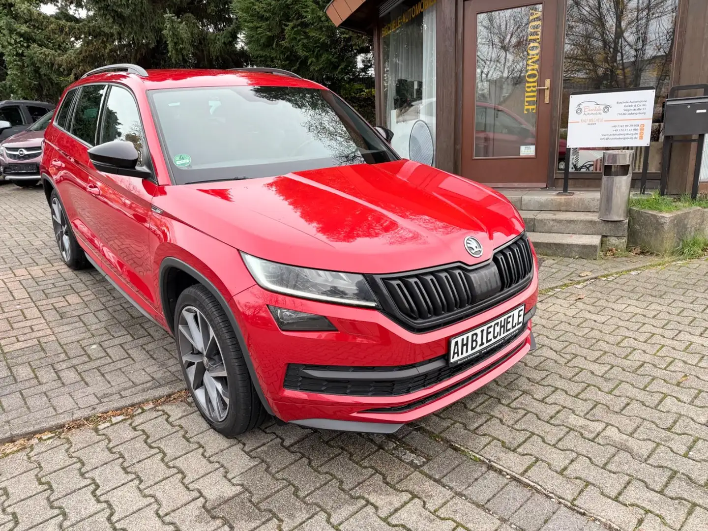 Skoda Kodiaq Sportline 4x4 Autom LED ACC 20Zoll Rot - 2