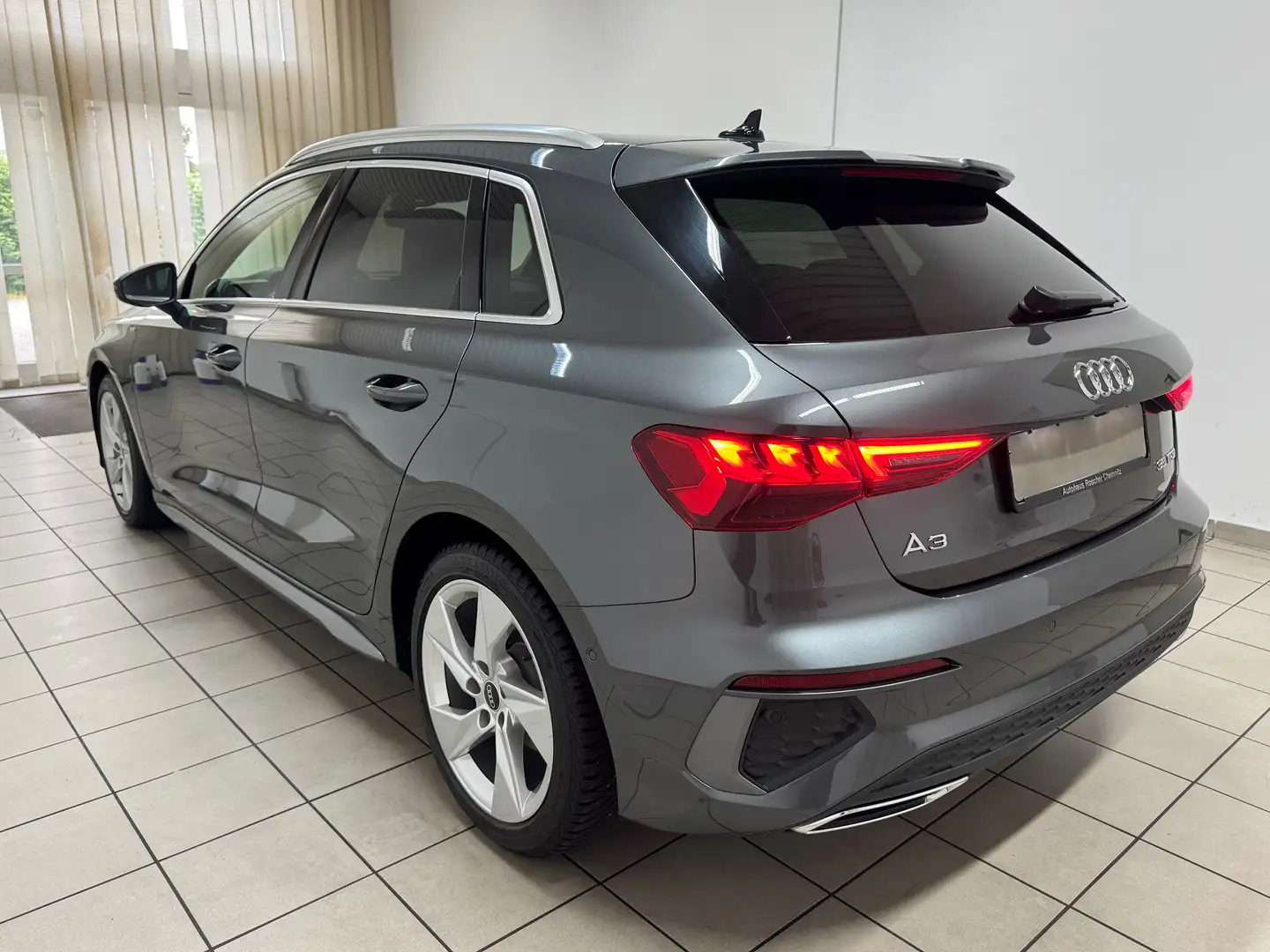 Audi A3 Sportback 35 TFSI S Line LED Virtual Kamera AHK Gris - 2
