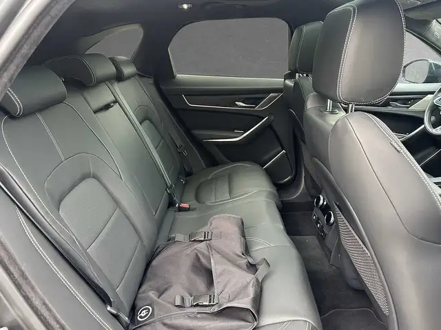 Jaguar F-Pace view 5