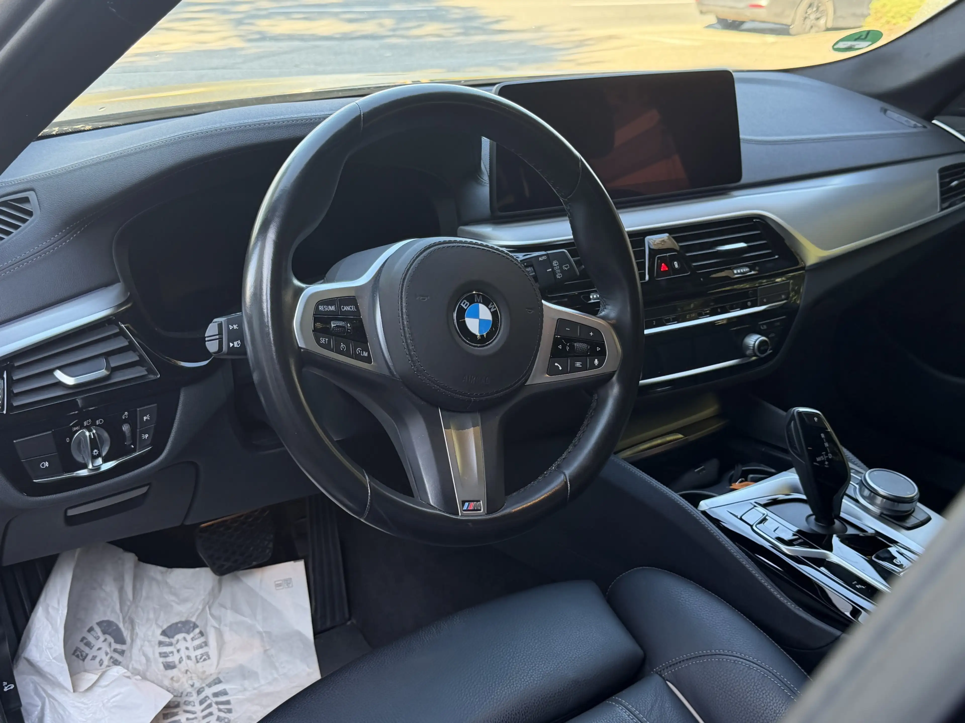 BMW 530 d Touring Aut. Luxury Line M-Paket TOTW. — photo 7