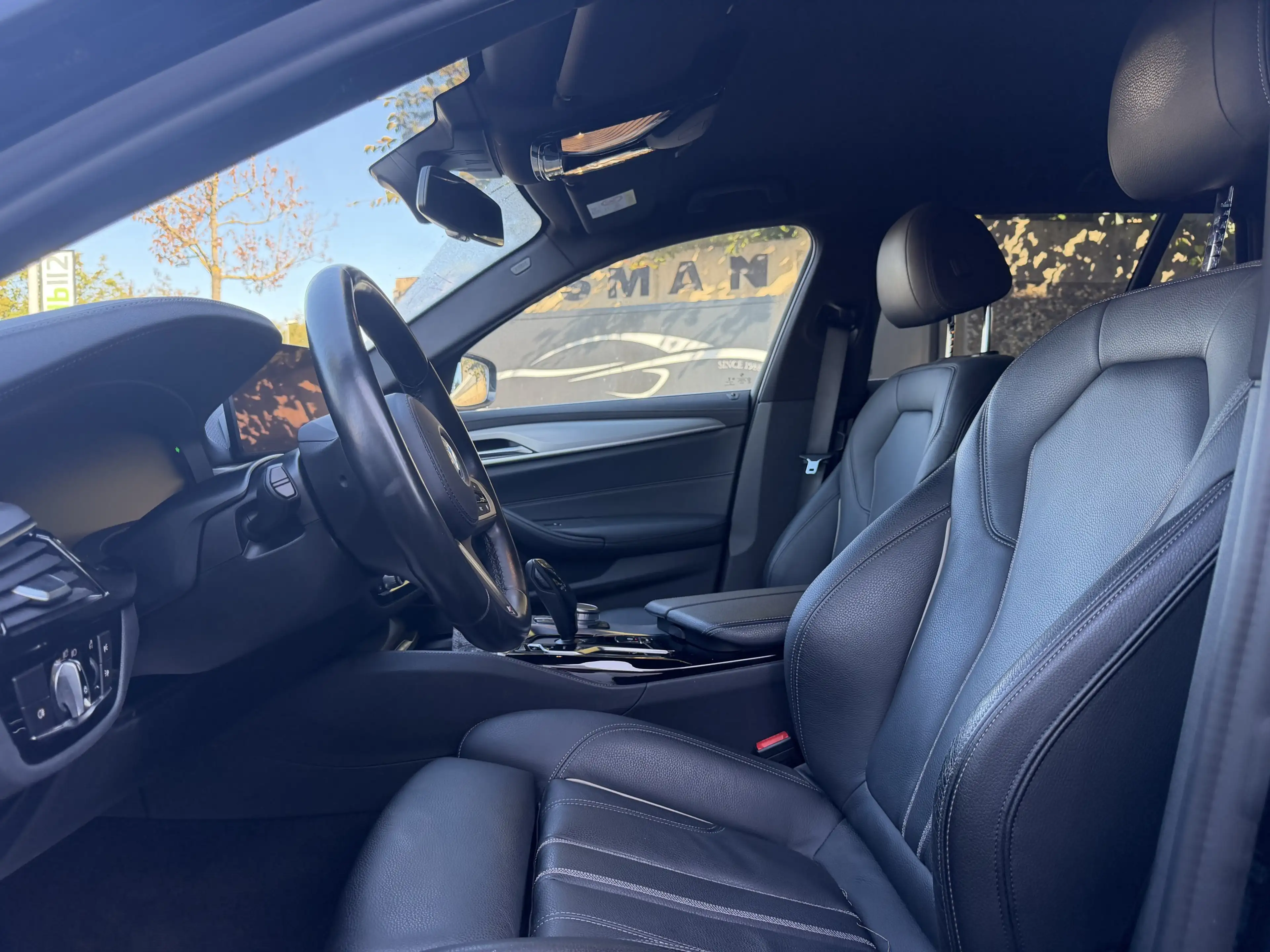 BMW 530 d Touring Aut. Luxury Line M-Paket TOTW. — photo 5