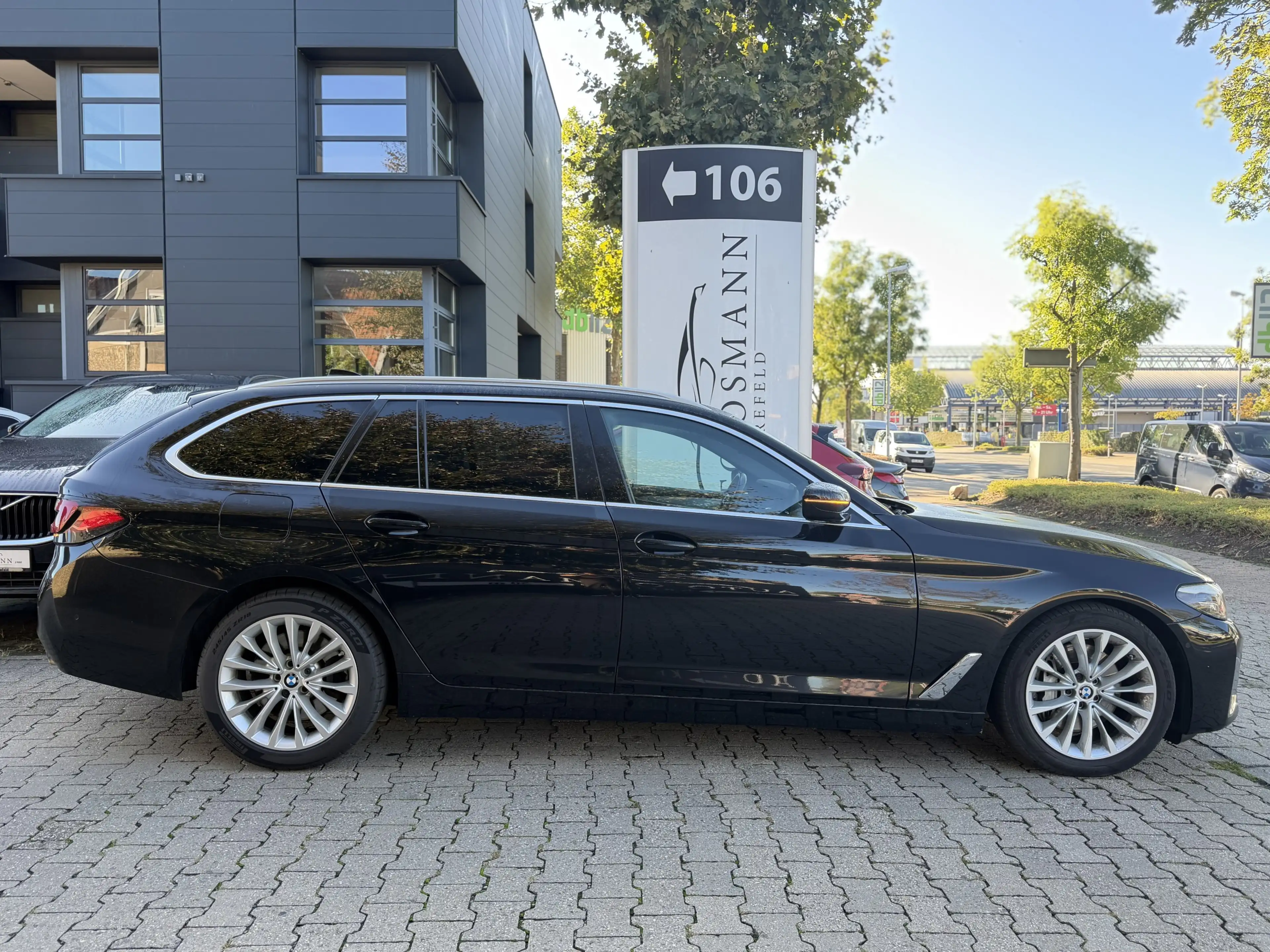 BMW 530 d Touring Aut. Luxury Line M-Paket TOTW. — photo 3