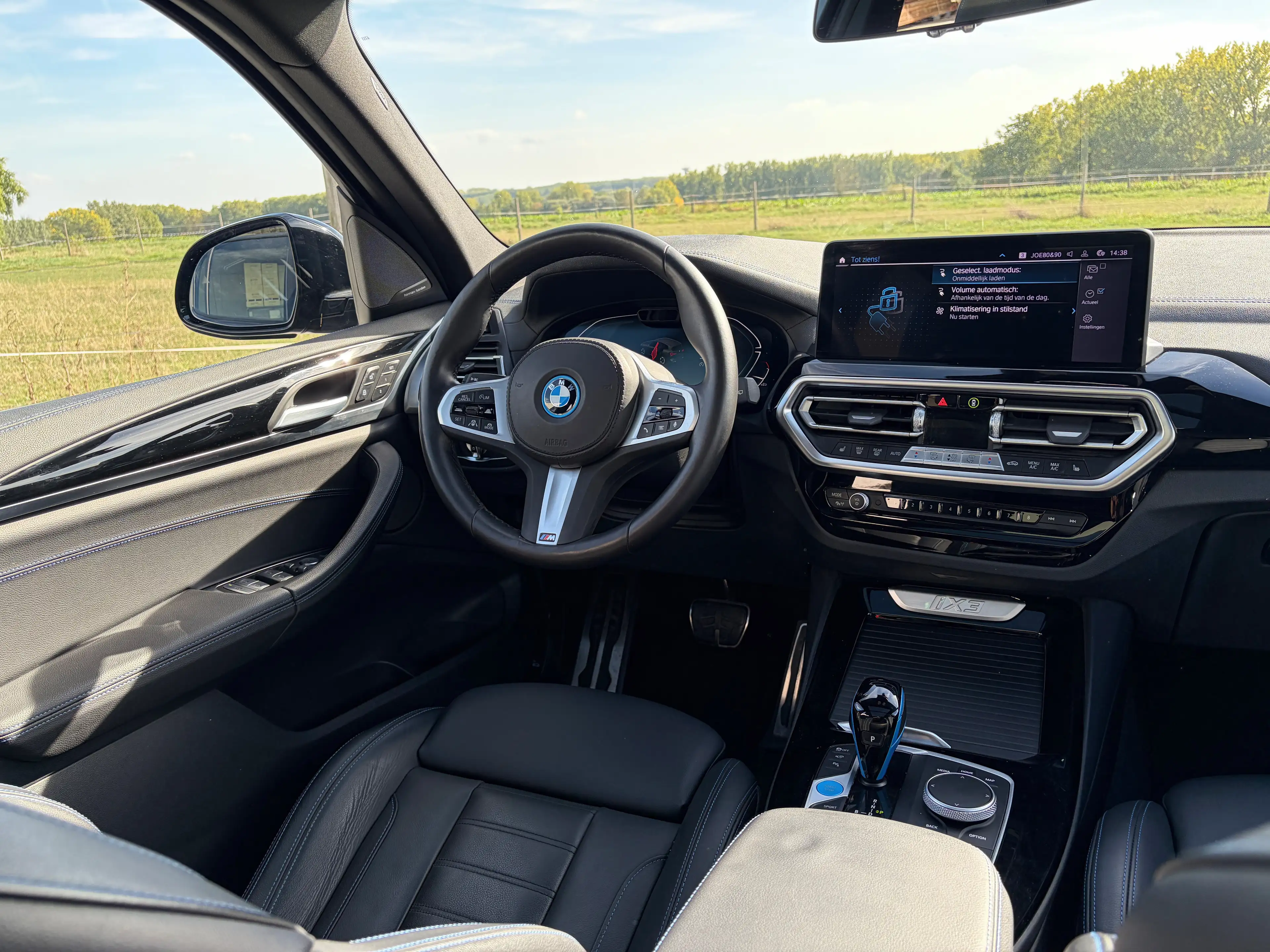 BMW iX3 iX3 * M-PACK * PANO * DRIVE ASSIST * 360° * HARMAN KARDON — photo 11