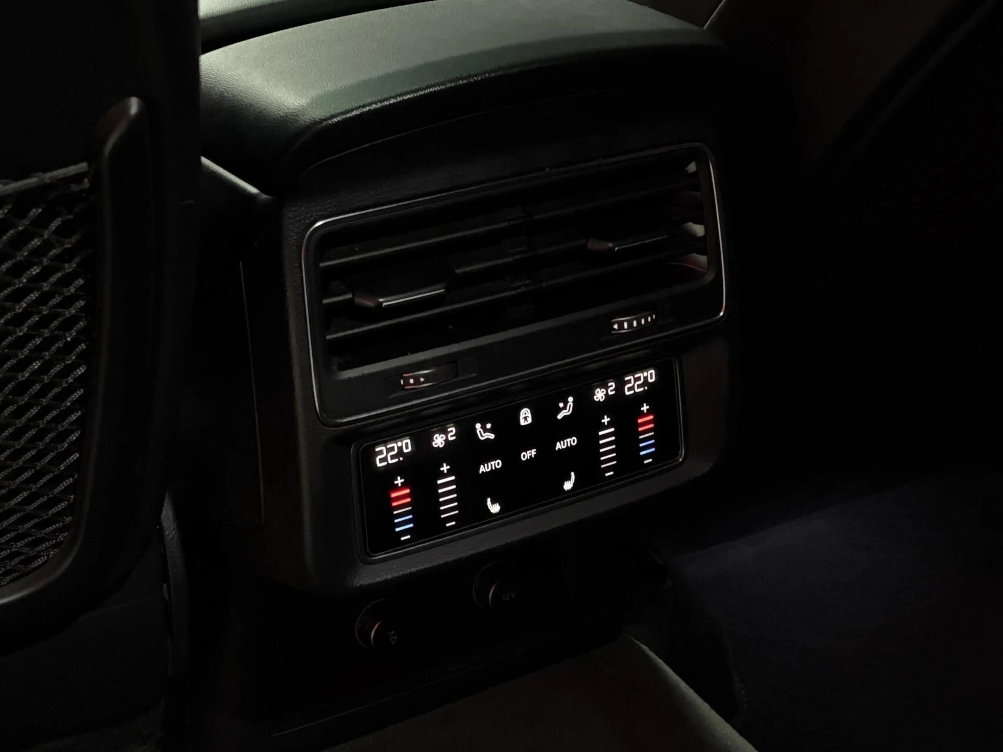 Audi RS Q8 4.0 TFSI Quattro |PANO|TREKH.|RS-DYNAMIC|B&O-3D|HU — photo 33