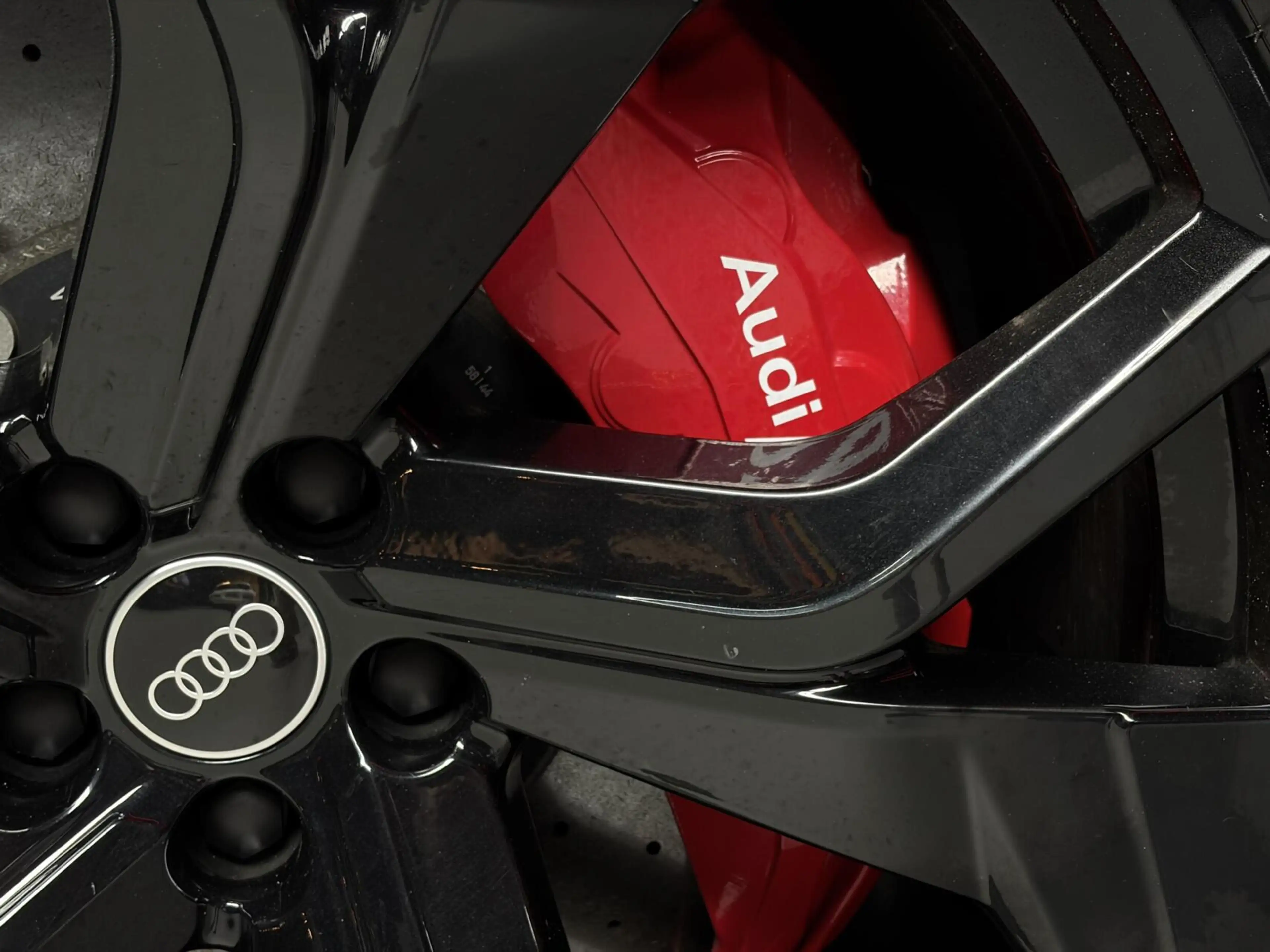 Audi RS Q8 4.0 TFSI Quattro |PANO|TREKH.|RS-DYNAMIC|B&O-3D|HU — photo 27