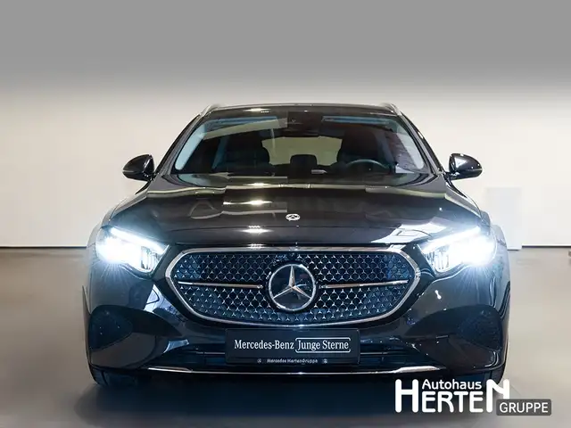 Mercedes-Benz E-Class view 2