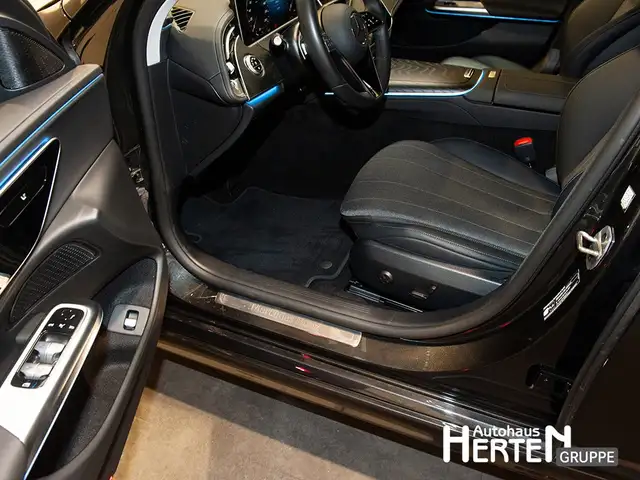 Mercedes-Benz E-Class view 12