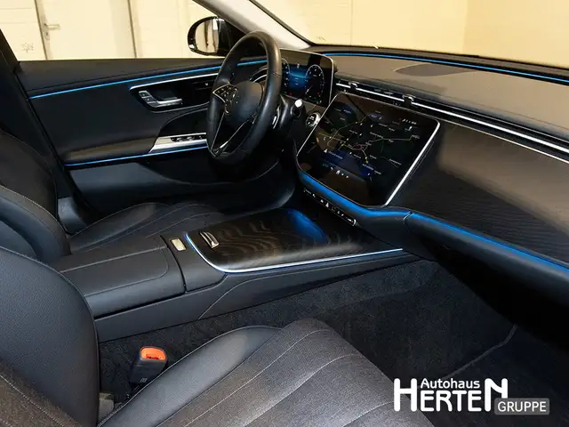 Mercedes-Benz E-Class view 6