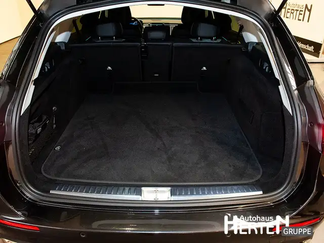 Mercedes-Benz E-Class view 15