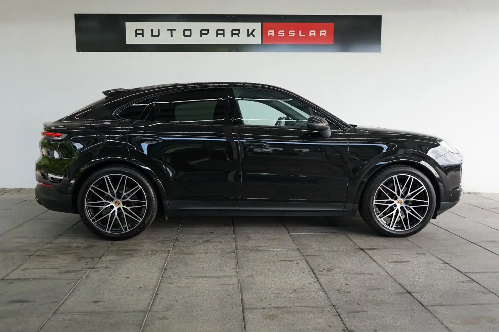 Porsche Cayenne Coupe 2025/P-DISPLAY/ACC/LUFT/22"RS/ Noir - 2