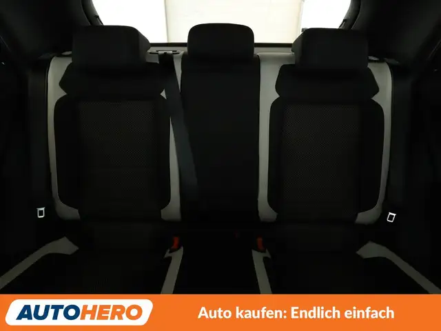 Volkswagen T-Roc view 15