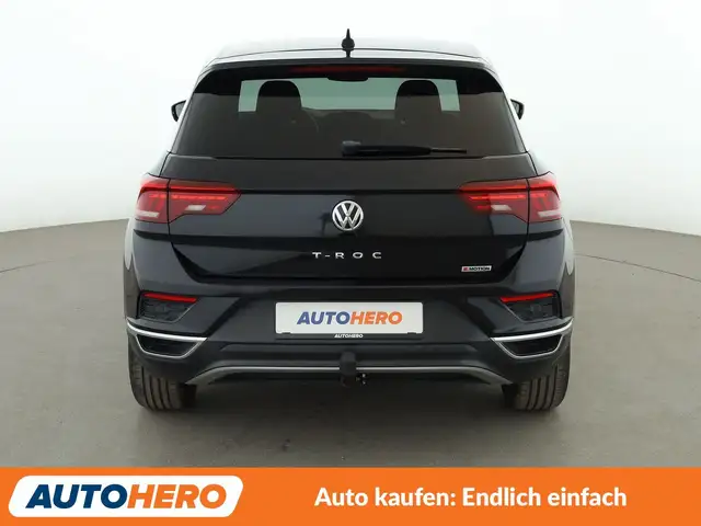 Volkswagen T-Roc view 5