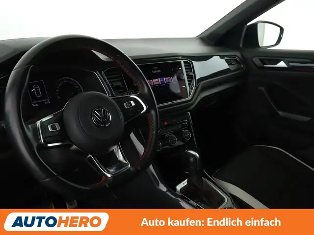 Volkswagen T-Roc view 11