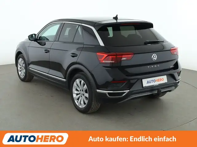 Volkswagen T-Roc view 4