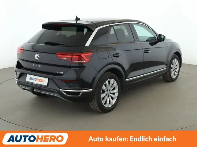 Volkswagen T-Roc view 6