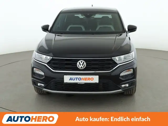 Volkswagen T-Roc view 9