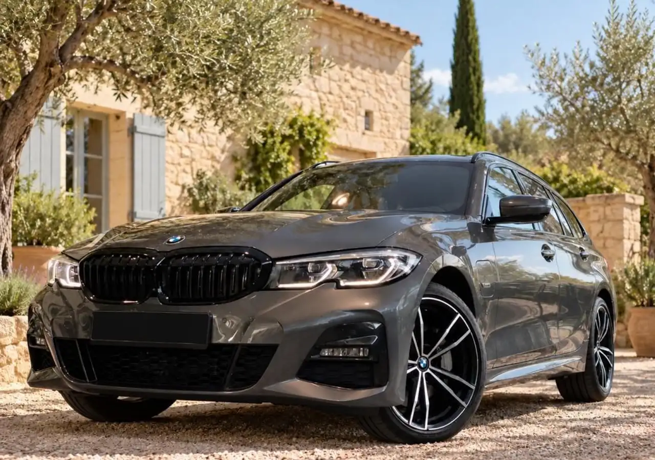 BMW 330