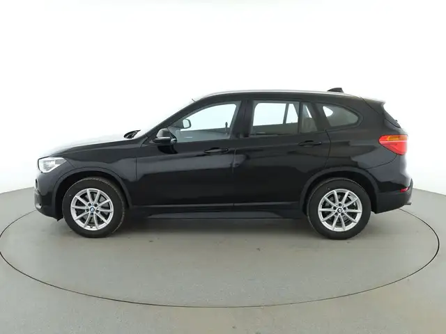 BMW X1 view 3
