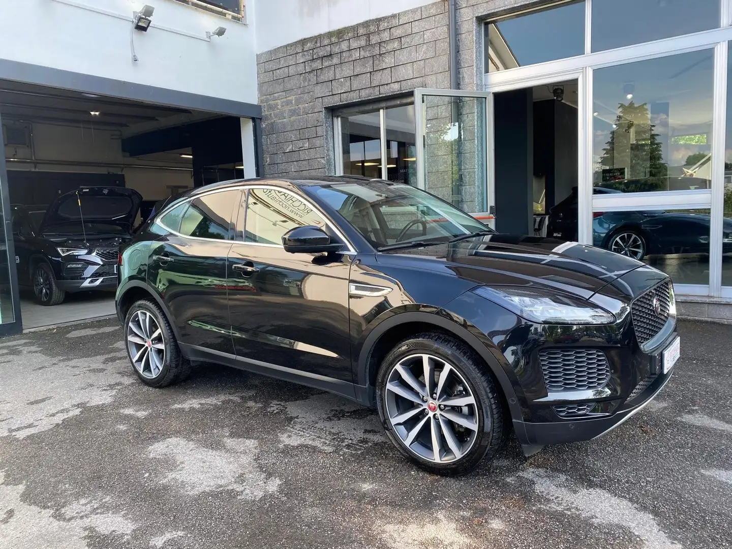 Jaguar E-Pace E-Pace 2.0d i4 R-Dynamic S awd 150cv auto Noir - 2
