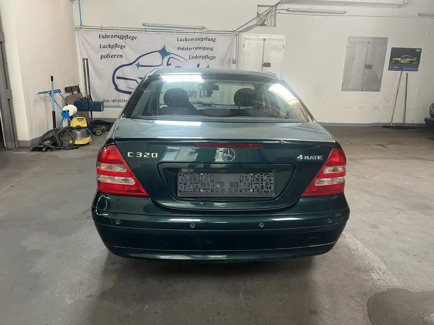 Mercedes-Benz C 320 4Matic Classic - 2