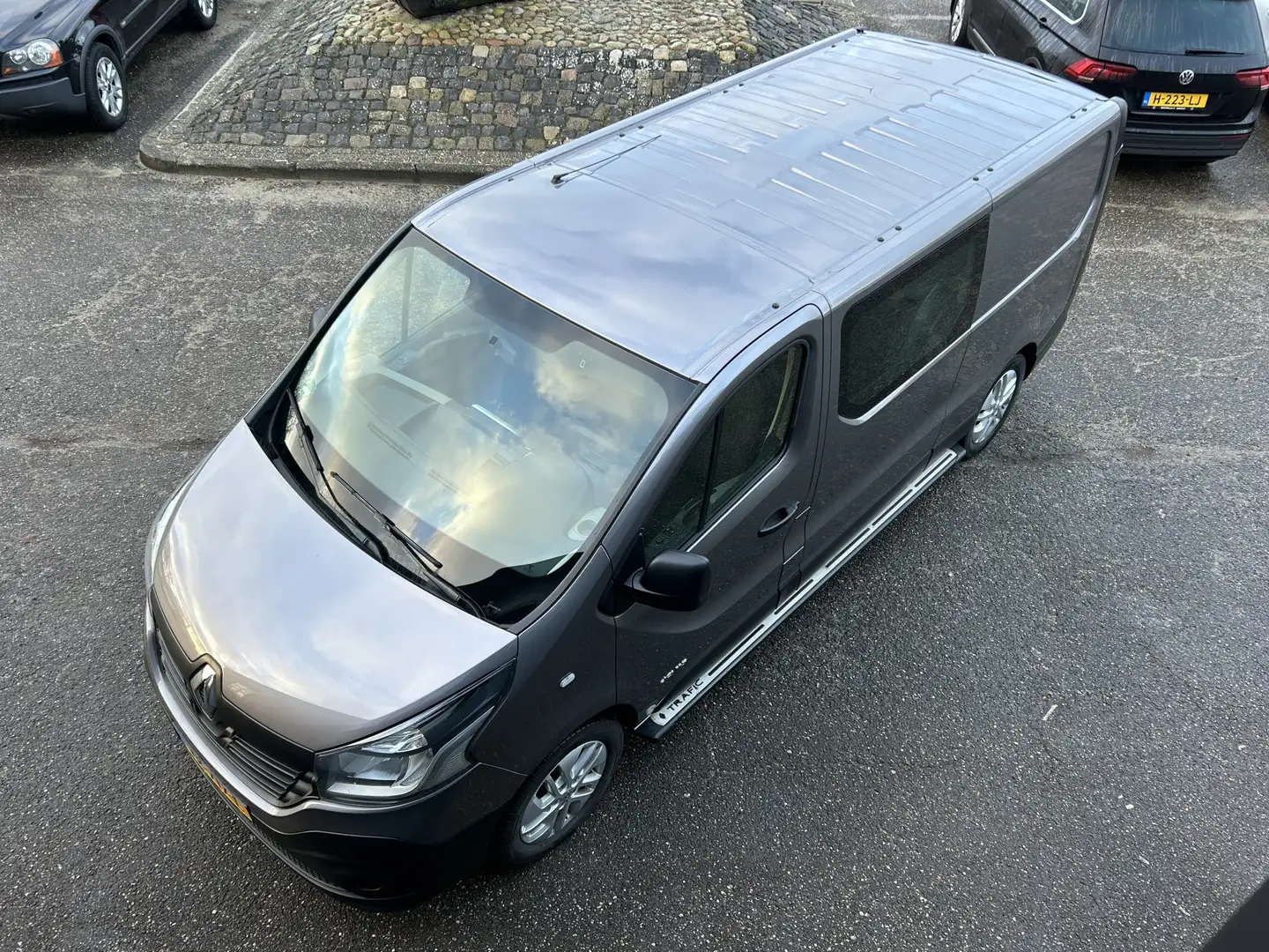 Renault Trafic 1.6 dCi DUBBEL CABINE 6 PERS Comfort NAVI CRUISE A Gris - 2