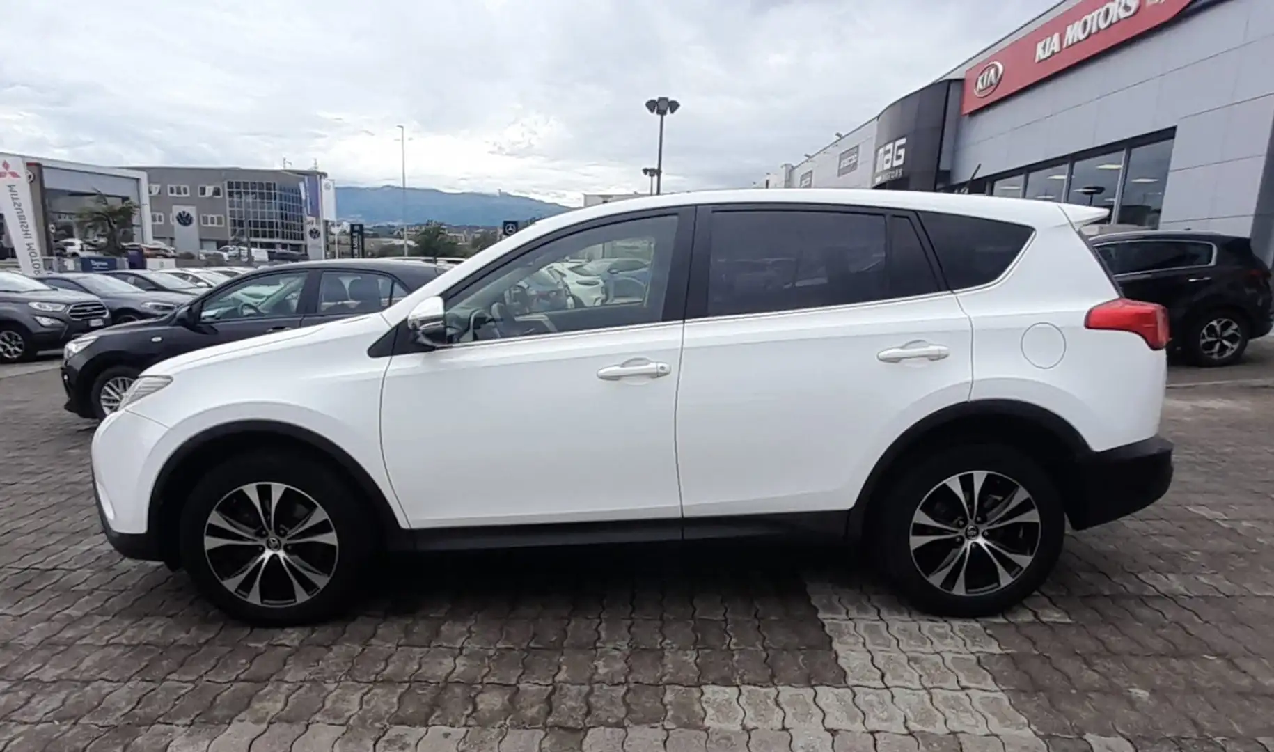 Toyota RAV 4 Rav4 2.0 d-4d Active 2wd 124cv mt Bianco - 2