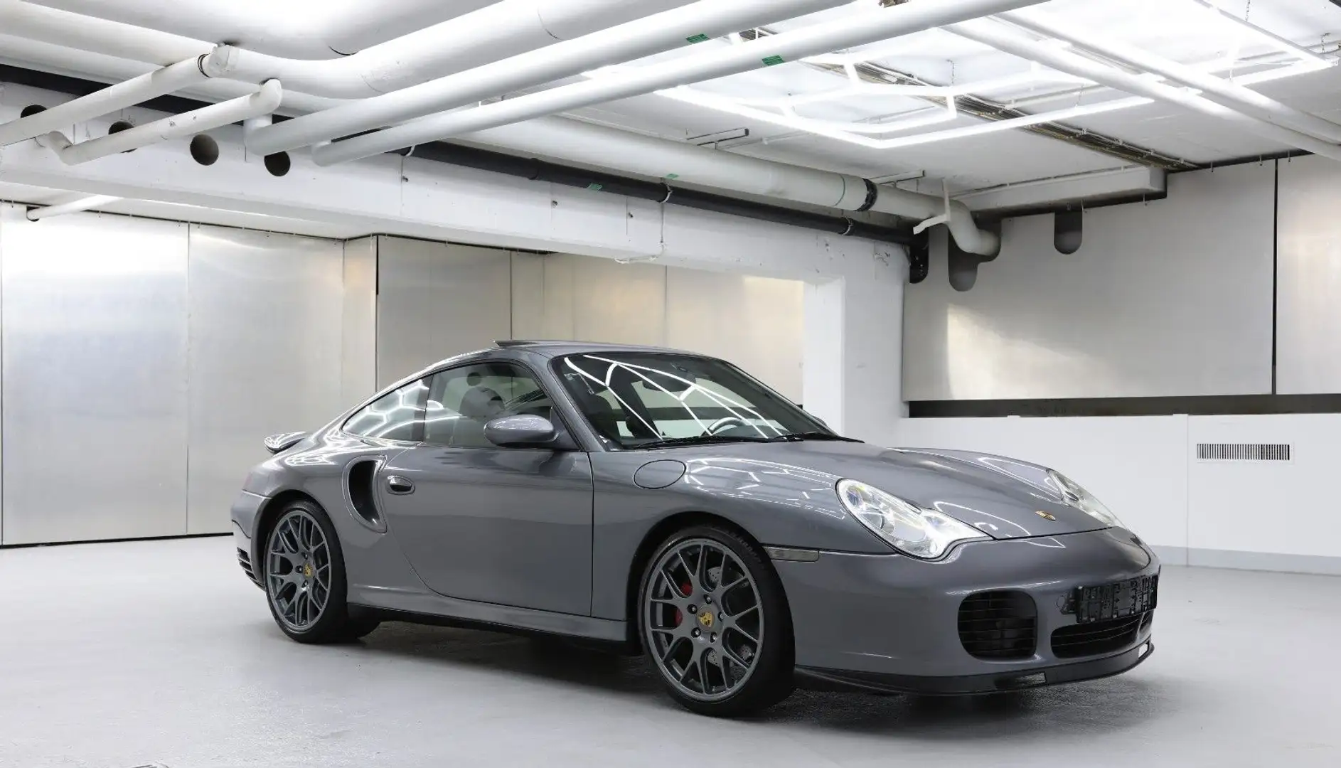 Porsche 996 Turbo Coupe Grey - 1