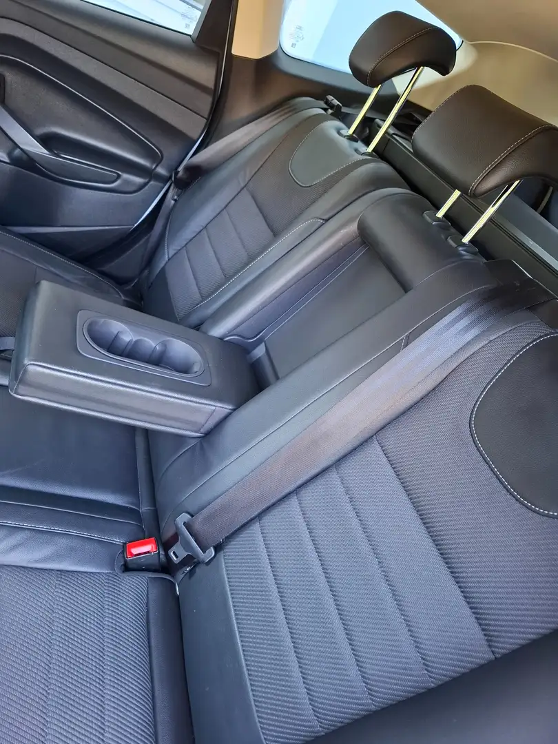 Ford Kuga Kuga 2,0 Titanium S 4x4 TDCI DPF Aut. Titanium S Weiß - 2