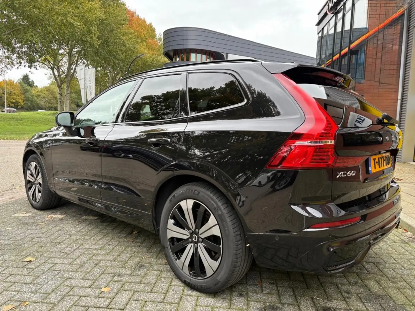 Volvo XC60 2.0 T8 AWD Ultimate Dark Trekhaak Four-C Polestar Zwart - 2