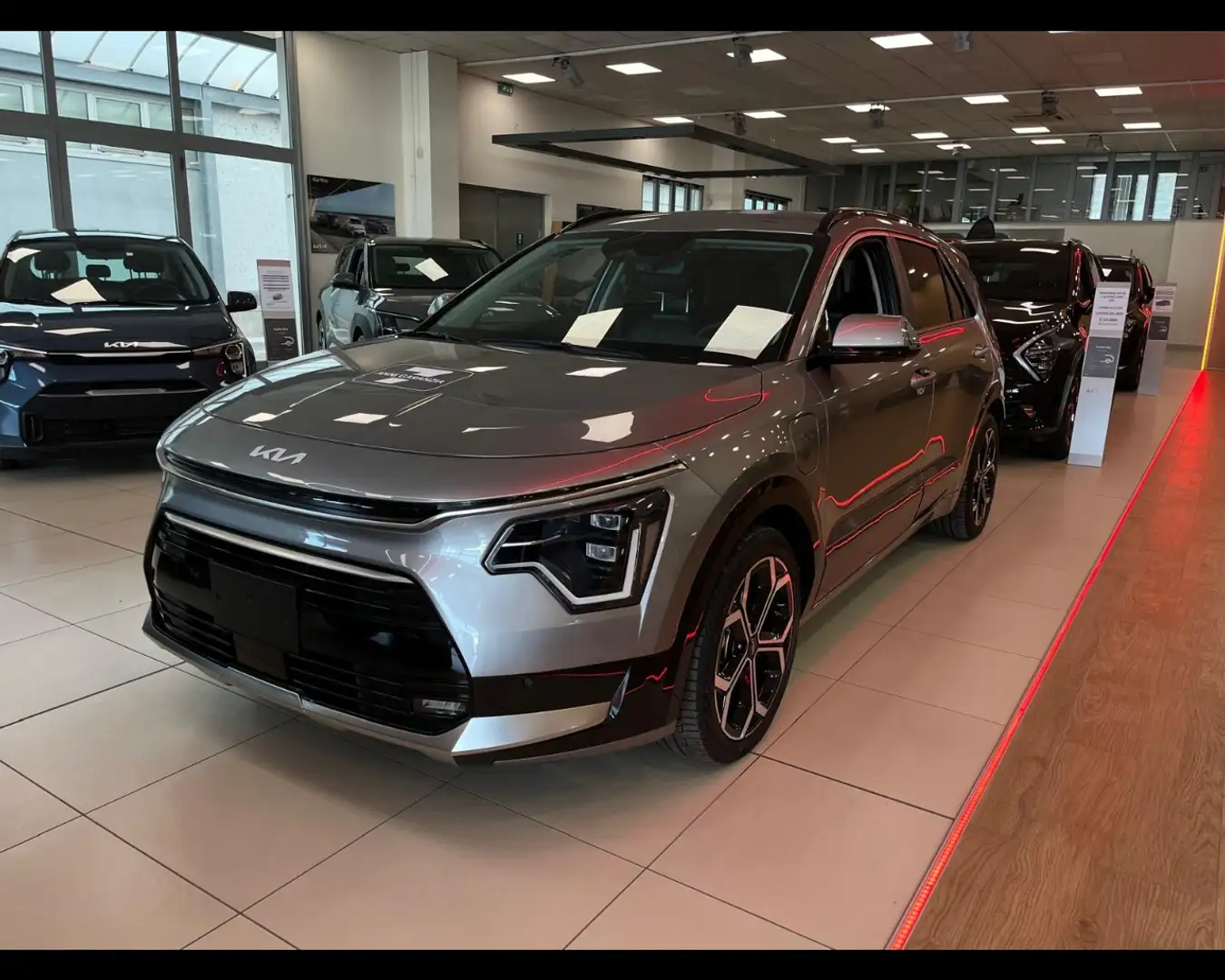 Kia Niro 1.6 GDi Plug-in Hybrid Evolution Grigio - 1