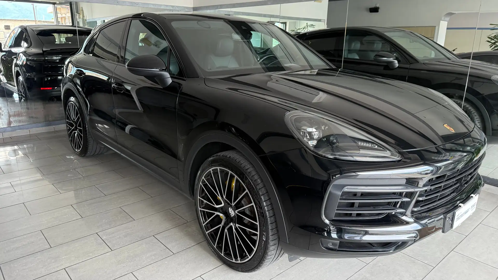Porsche Cayenne Coupe 3.0 TETTO PANORAMICO CERCHIO 22 Nero - 2