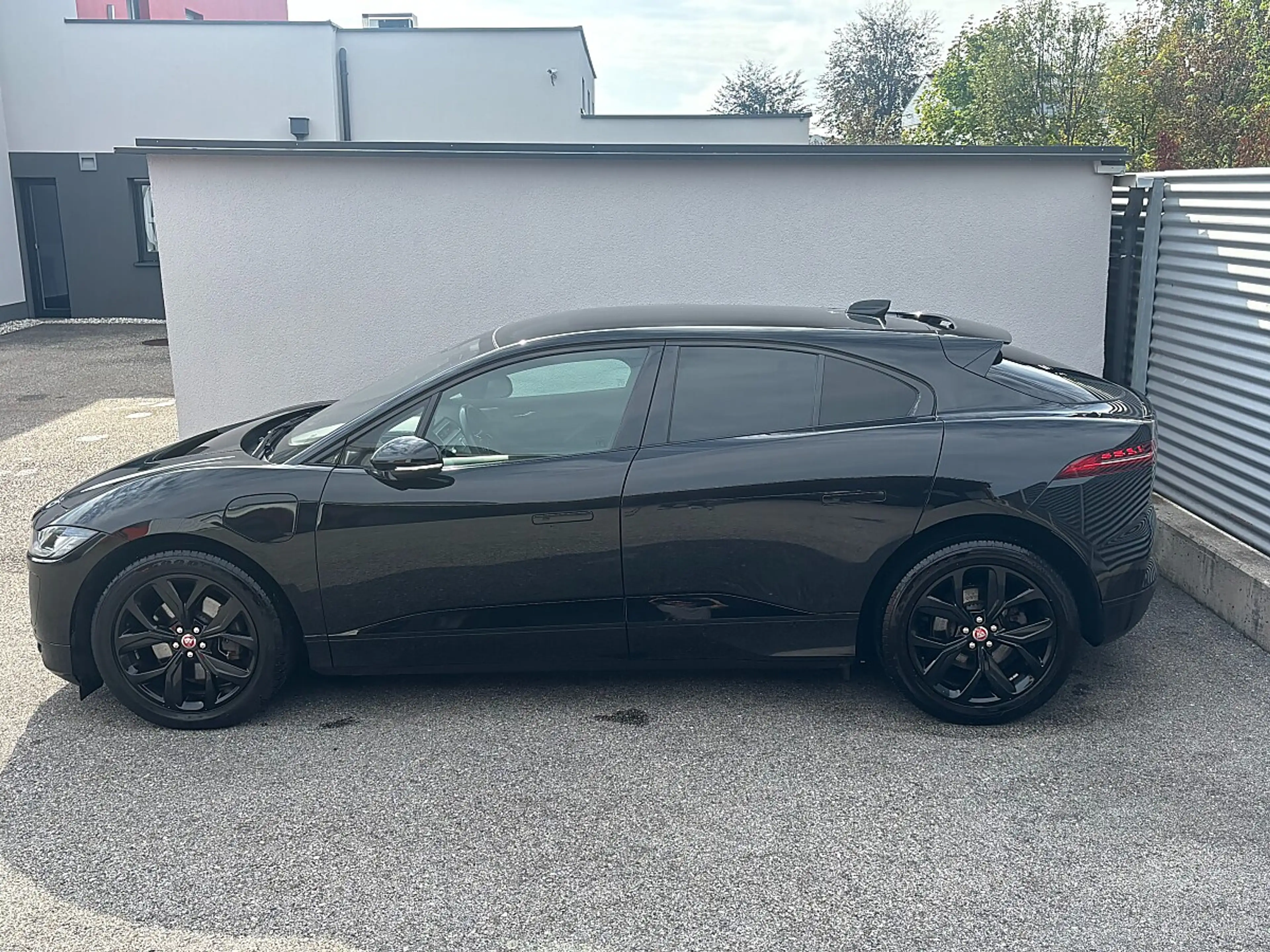 Jaguar I-Pace Austria Edition EV320 AWD BLACK-BLACK/MATRIX/PA... — photo 12
